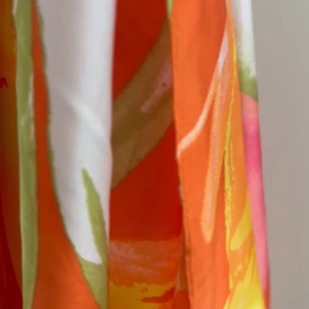 SALE 🔥 Vince Camuto Floral Scarf Bold Orange and Green Scarf